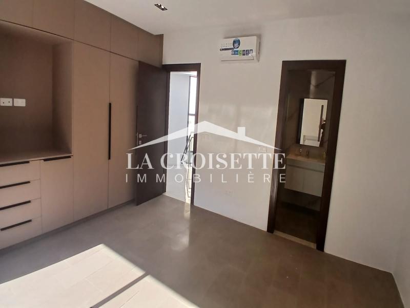 Villa S+5 avec piscine aux Berges du Lac 2